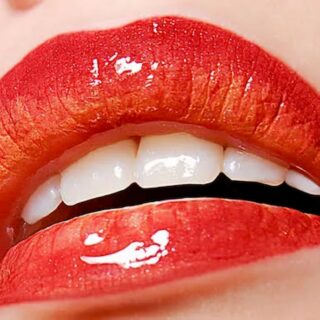 紅い口紅に含まれるコチニール色素でアレルギーを引き起こす可能性