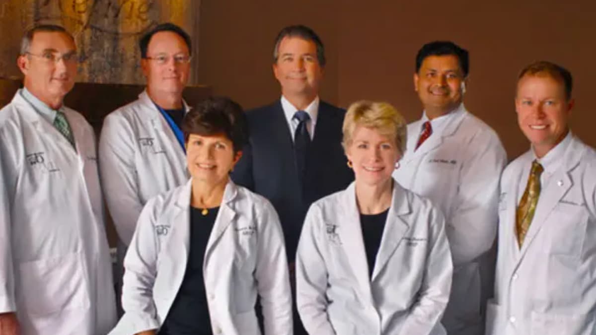 ドクターズコスメと普通の化粧品の違い 知っていますか 実は効果に違いは 院長ブログ 五本木クリニック