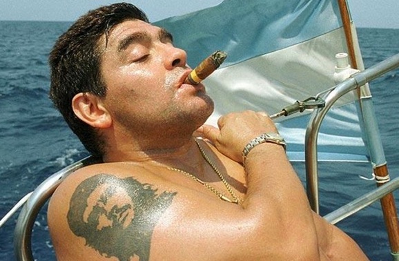 maradona_cigar_and_che_guevara_tattoo_jpg__600×387_
