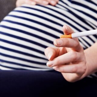 妊娠中の喫煙による胎児への影響